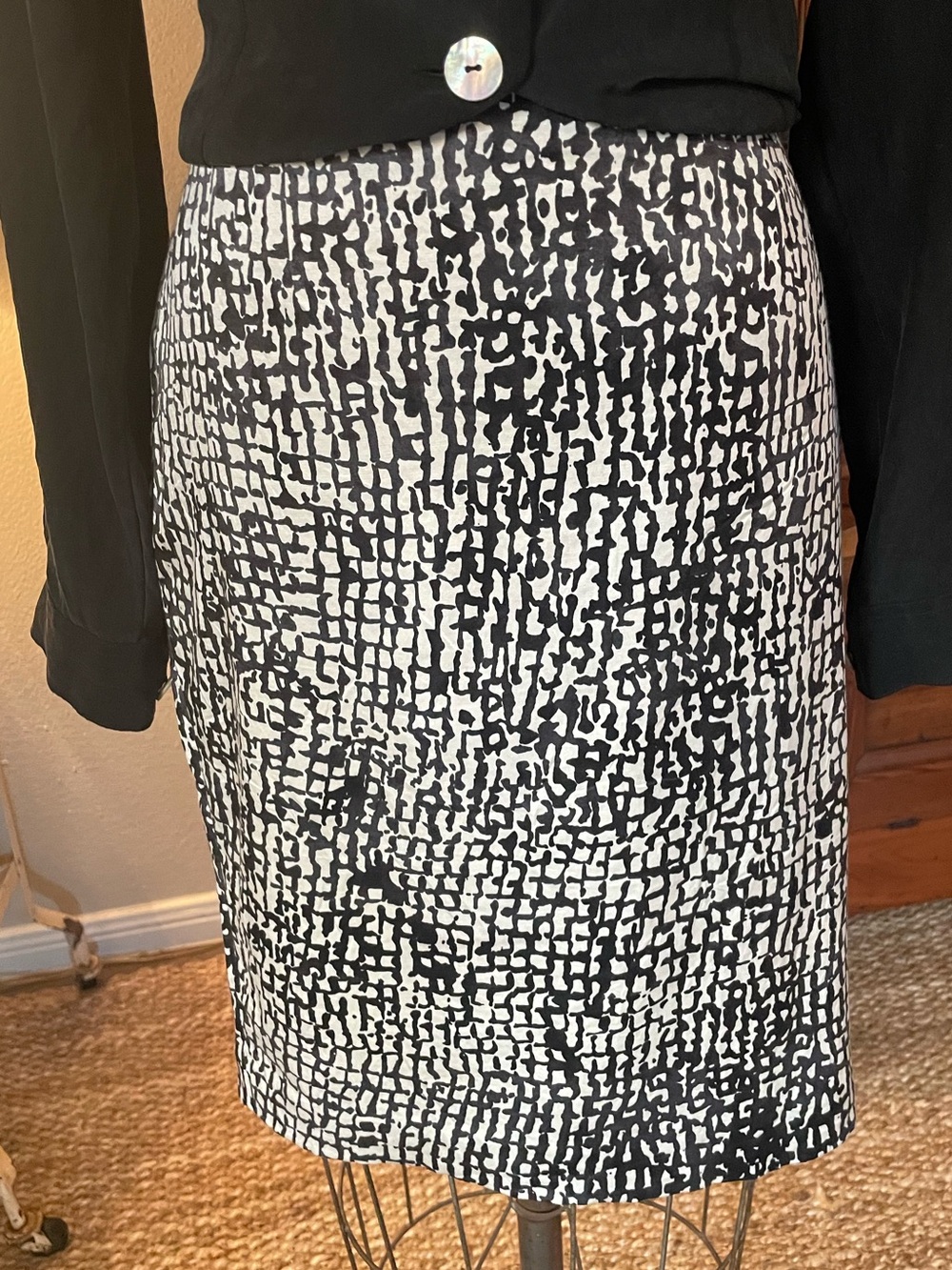 Ann Taylor Silk/Cotton Blend Mini Pencil Skirt
